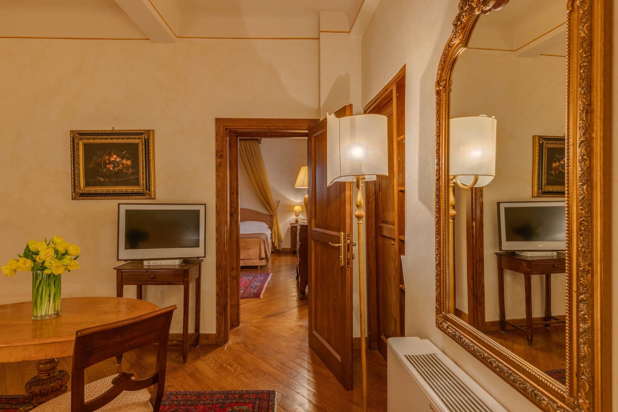 Residenza D'Epoca In Piazza Della Signoria Bed & Breakfast Firenze Bagian luar foto