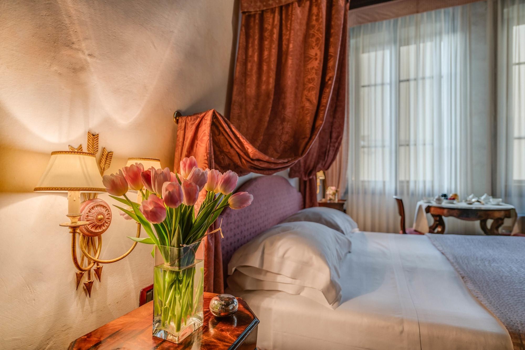 Residenza D'Epoca In Piazza Della Signoria Bed & Breakfast Firenze Bagian luar foto