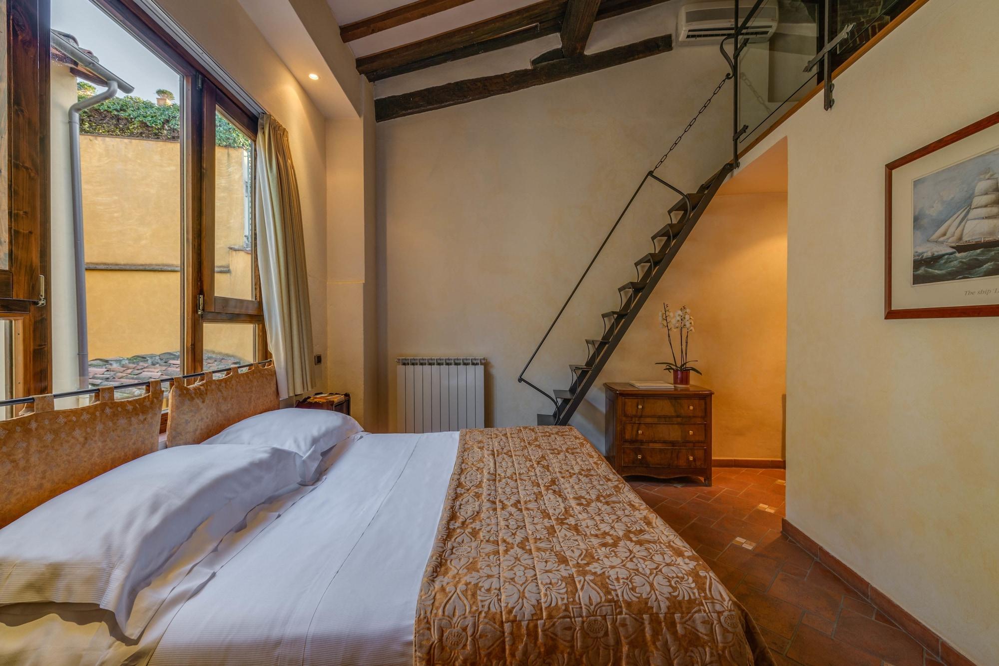 Residenza D'Epoca In Piazza Della Signoria Bed & Breakfast Firenze Bagian luar foto