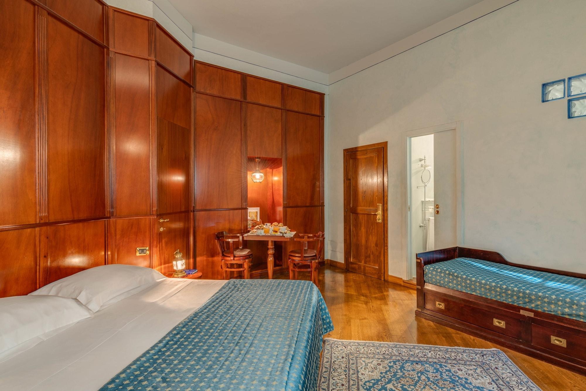 Residenza D'Epoca In Piazza Della Signoria Bed & Breakfast Firenze Bagian luar foto