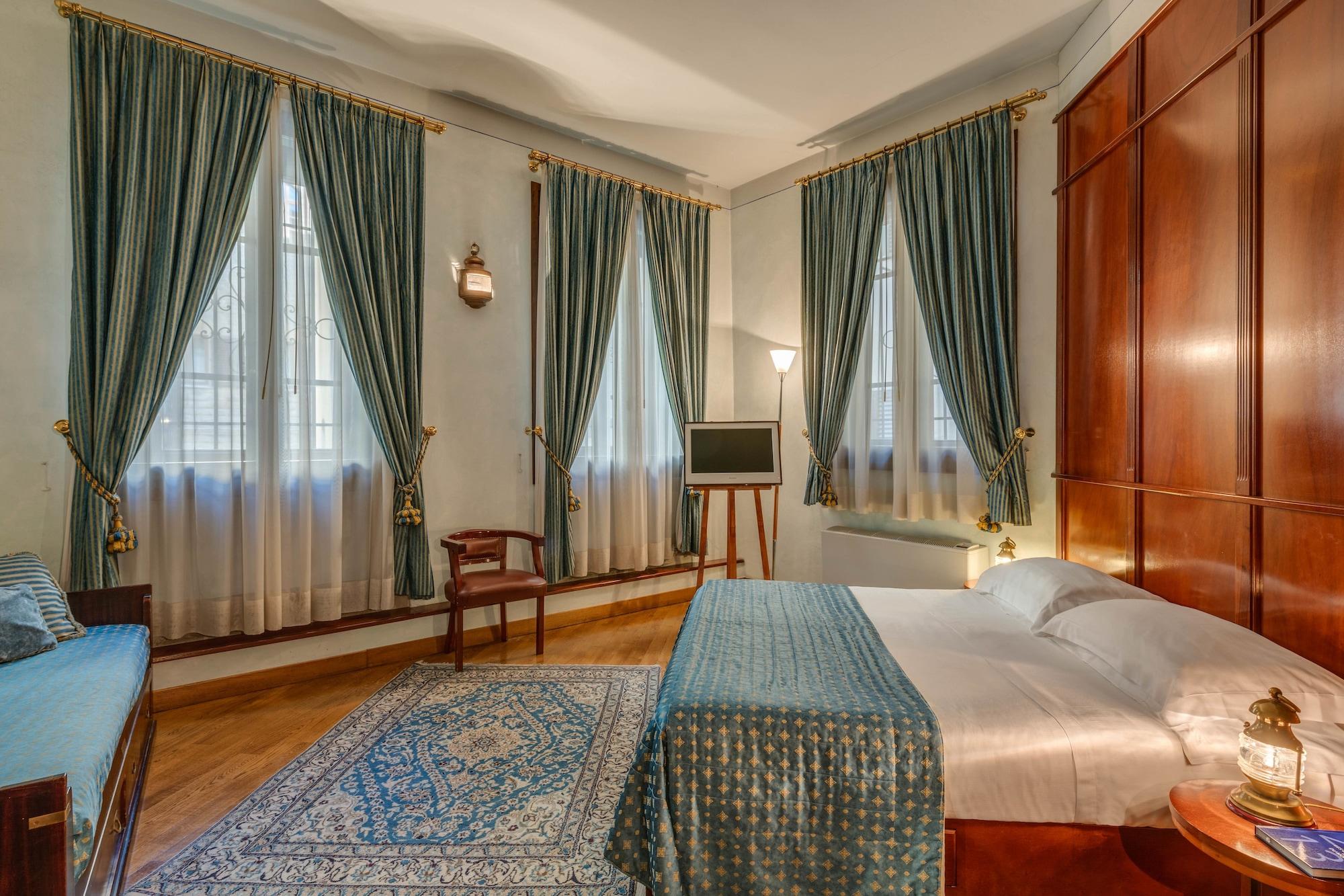 Residenza D'Epoca In Piazza Della Signoria Bed & Breakfast Firenze Bagian luar foto