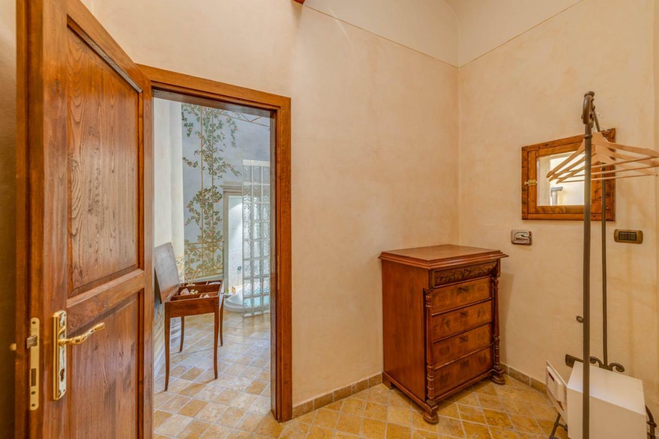 Residenza D'Epoca In Piazza Della Signoria Bed & Breakfast Firenze Bagian luar foto