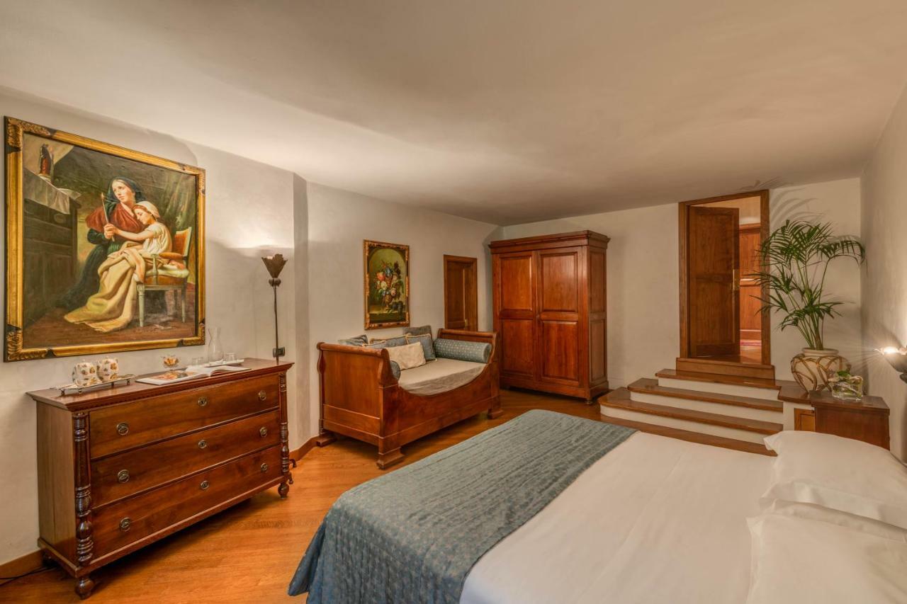 Residenza D'Epoca In Piazza Della Signoria Bed & Breakfast Firenze Bagian luar foto